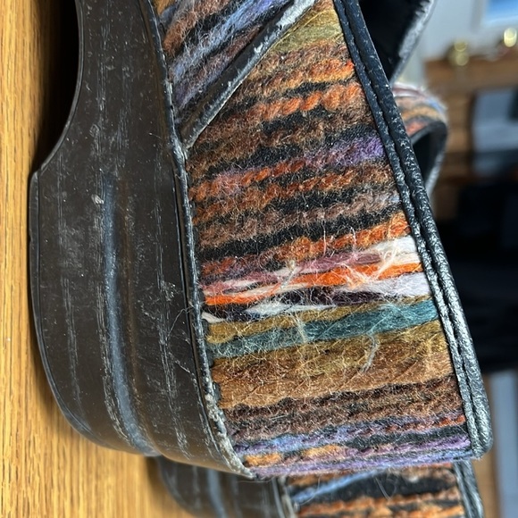 Dansko Colorful Yarn Clogs Ladies 41 - Picture 9 of 16